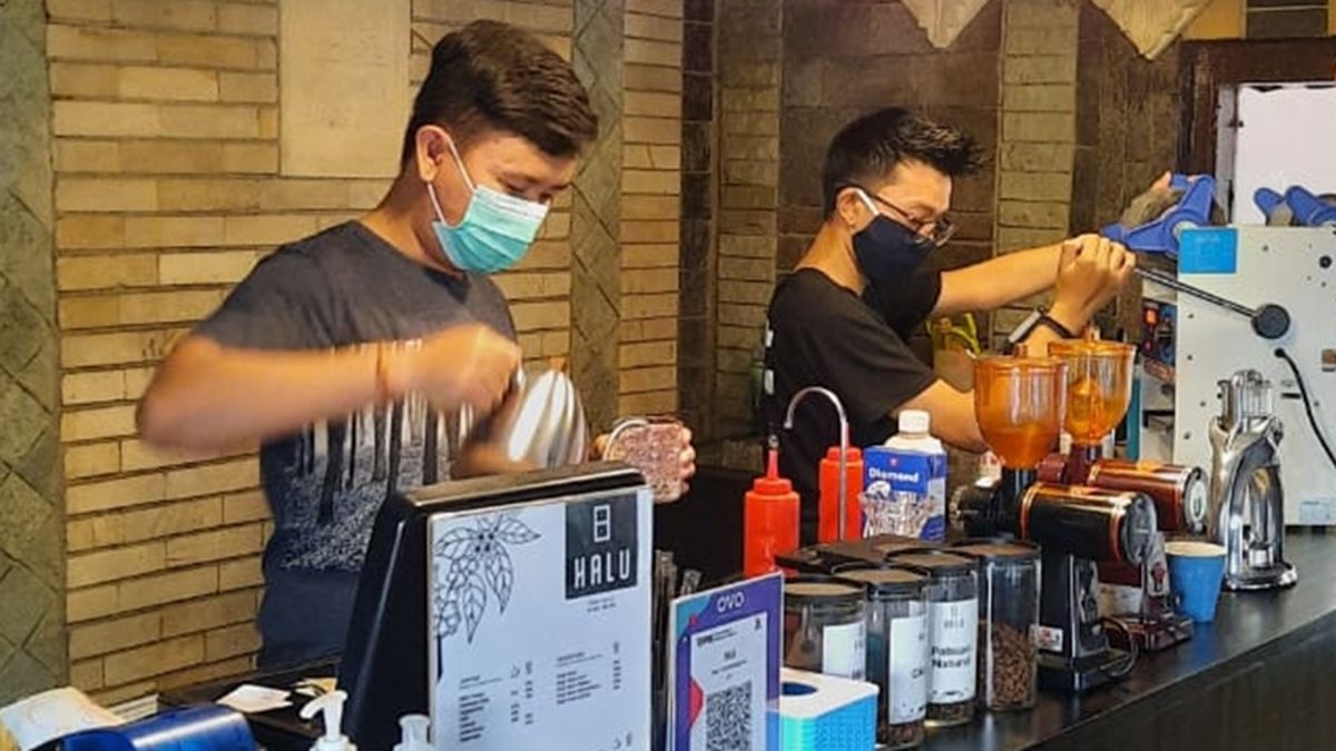 Kopi Gunung: Unwind at the Heart of Cilacap with Warm, Inviting Coffee